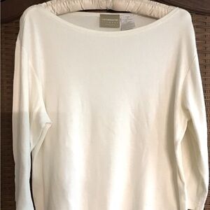 Liz Claiborne knit top. Cream like new condition.size petite M.3/4 sleeve